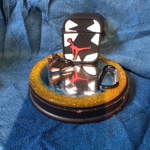 AirPods carrying case